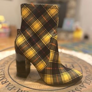 Never been worn lovelee Aldo bootie